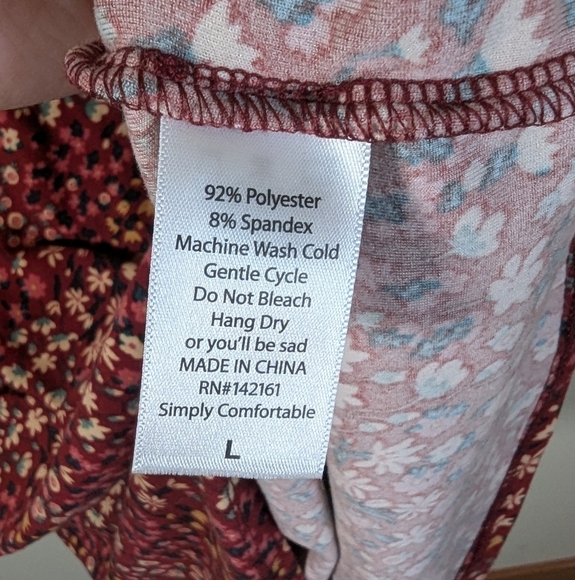 🌼LuLaRoe Burgundy Bloom Julia Dress – Comfy Meets Cottagecore Vibes 🌺✨ - Picture 6 of 6